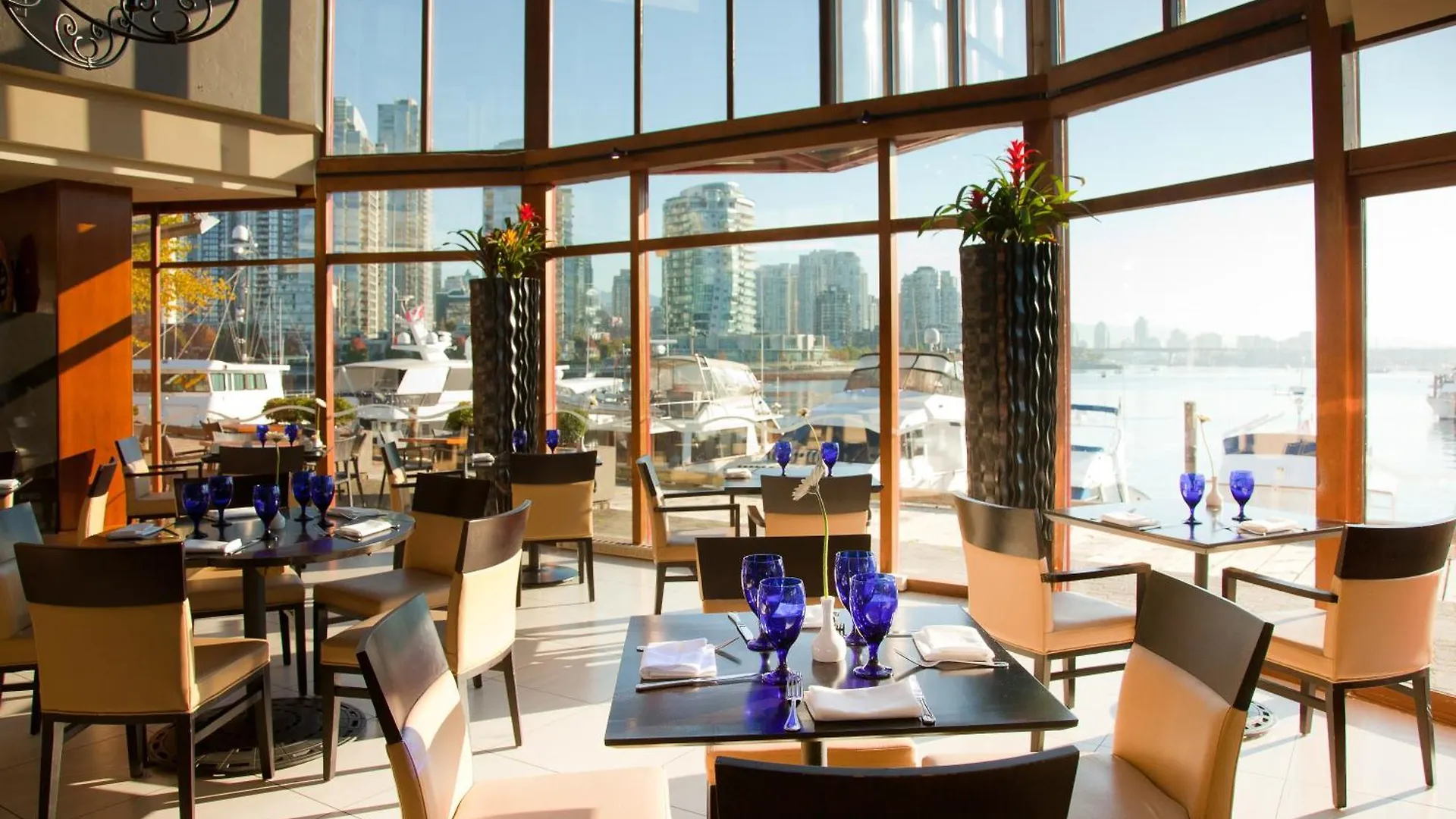 Granville Island Hotel Vancouver 3*,