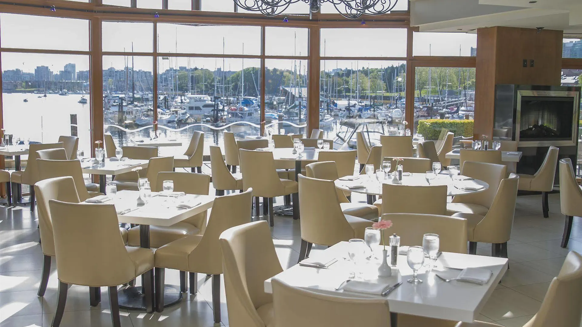 Granville Island Hotel Vancouver 3*,