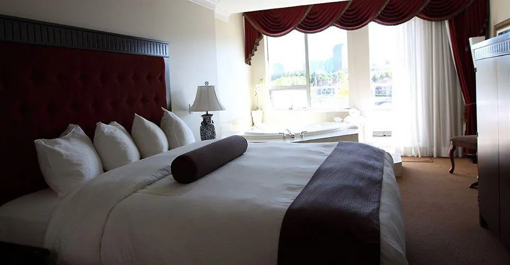 Granville Island Hotel Vancouver 3*,