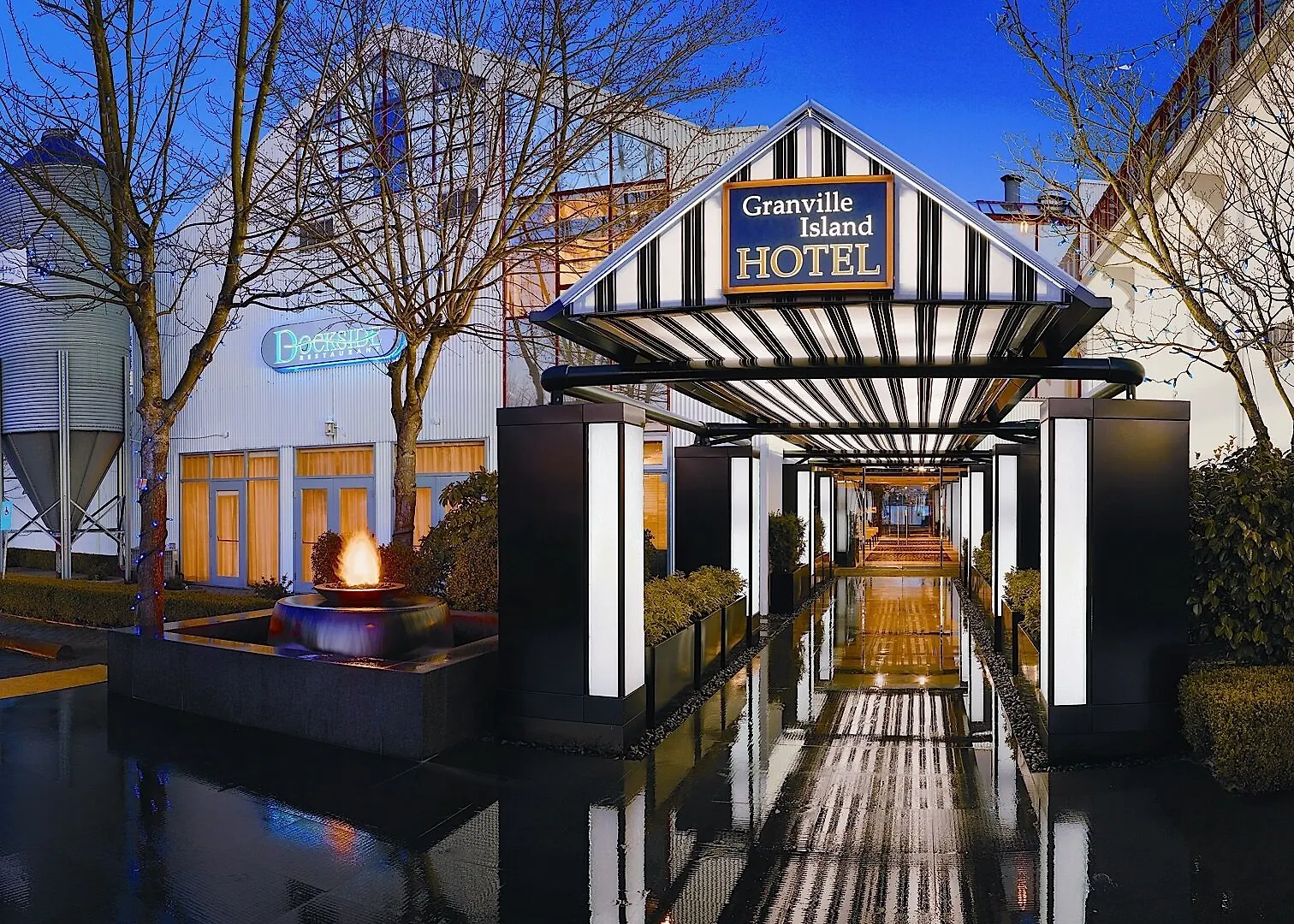 ***  Granville Island Hotel Vancouver Canadá